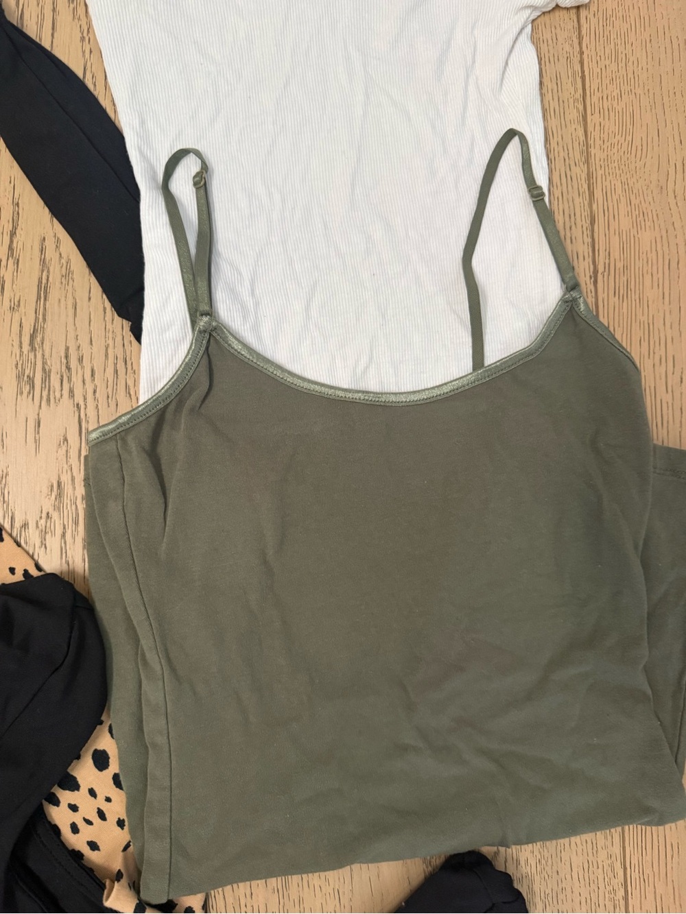 Mixed Women Tops Bundle - Gray, Black, White, Olive, Animal Print - Picture 4 of 6